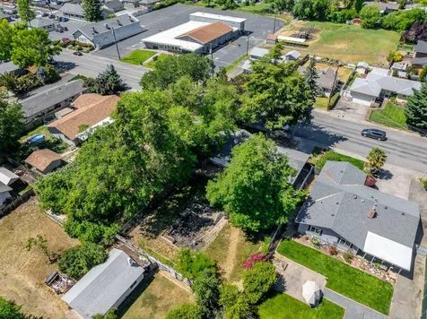 235 NE Savage Street Grants Pass OR 97526