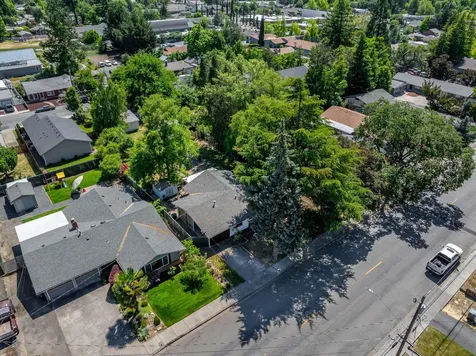 235 NE Savage Street Grants Pass OR 97526