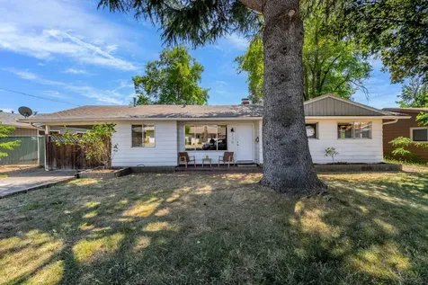 235 NE Savage Street Grants Pass OR 97526