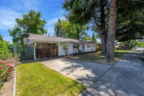 235 NE Savage Street Grants Pass OR 97526