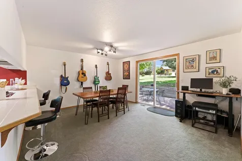 1516 NE Locksley Drive Bend OR 97701