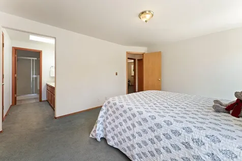 1516 NE Locksley Drive Bend OR 97701