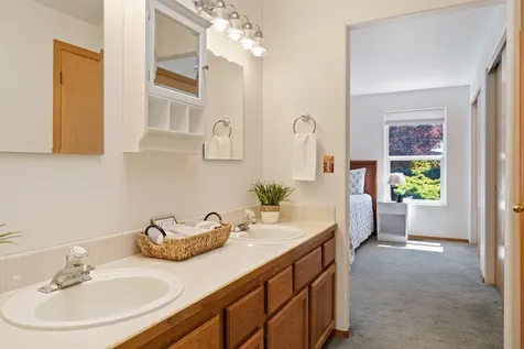 1516 NE Locksley Drive Bend OR 97701