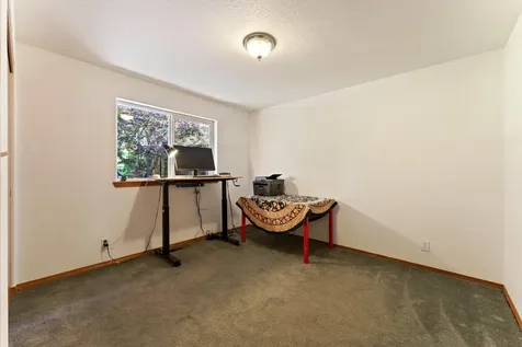 1516 NE Locksley Drive Bend OR 97701