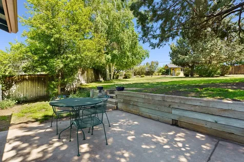 1516 NE Locksley Drive Bend OR 97701