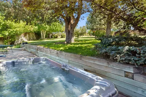 1516 NE Locksley Drive Bend OR 97701