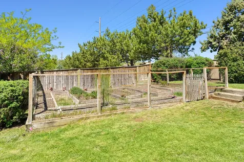 1516 NE Locksley Drive Bend OR 97701