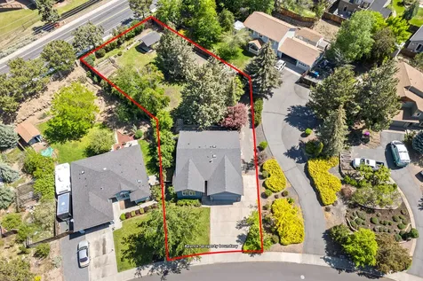 1516 NE Locksley Drive Bend OR 97701