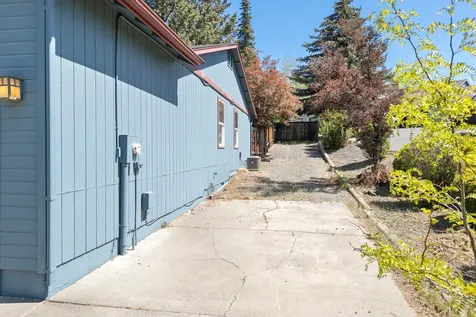 1516 NE Locksley Drive Bend OR 97701