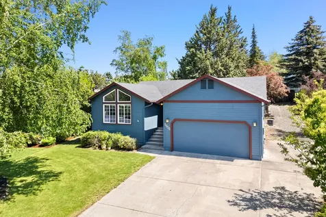 1516 NE Locksley Drive Bend OR 97701