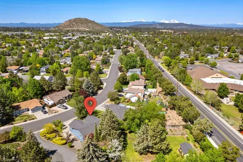 1516 NE Locksley Drive Bend OR 97701