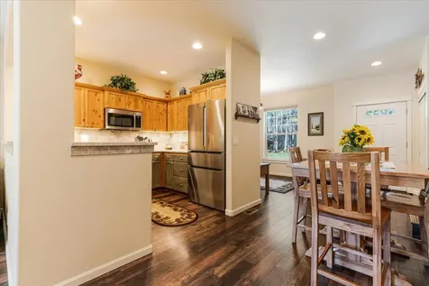 51875 Hollinshead Place La Pine OR 97739