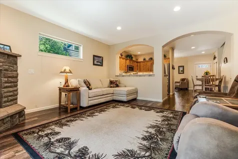 51875 Hollinshead Place La Pine OR 97739