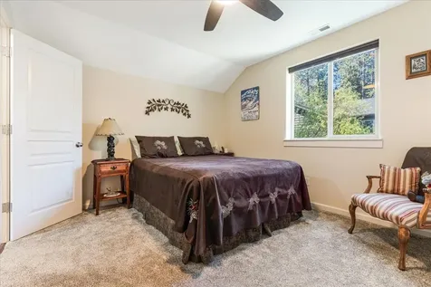 51875 Hollinshead Place La Pine OR 97739