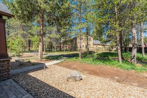 51875 Hollinshead Place La Pine OR 97739