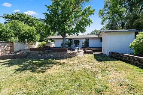 2457 Edgemont Drive Medford OR 97504