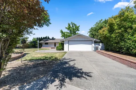 2457 Edgemont Drive Medford OR 97504
