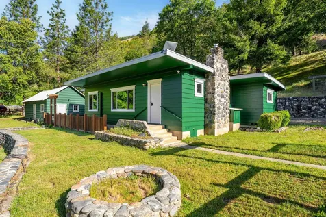 15551 E Evans Creek Road Rogue River OR 97537