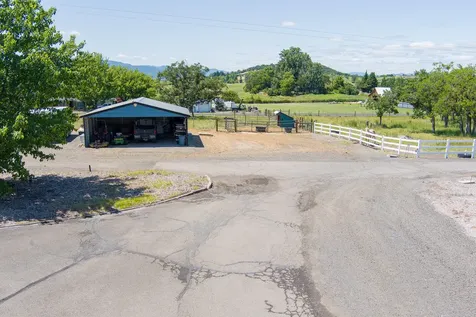 2872 Coker Butte Road Medford OR 97504