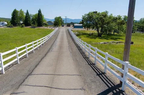 2872 Coker Butte Road Medford OR 97504