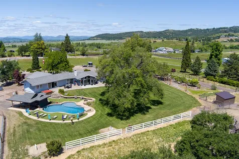 2872 Coker Butte Road Medford OR 97504
