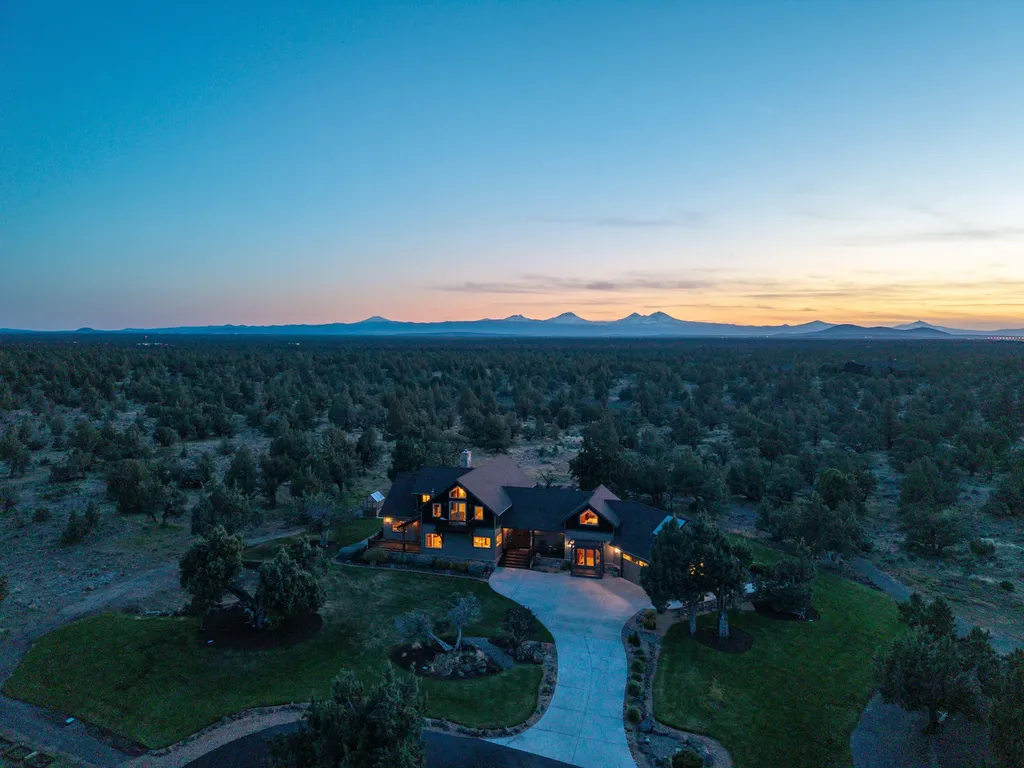18598 SW Mount Adams Loop Powell Butte OR 97753