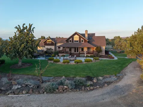 18598 SW Mount Adams Loop Powell Butte OR 97753