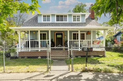 419 NW D Street Grants Pass OR 97526