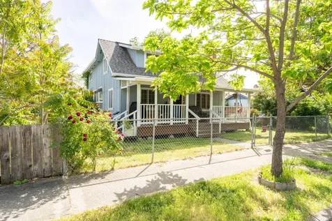 419 NW D Street Grants Pass OR 97526