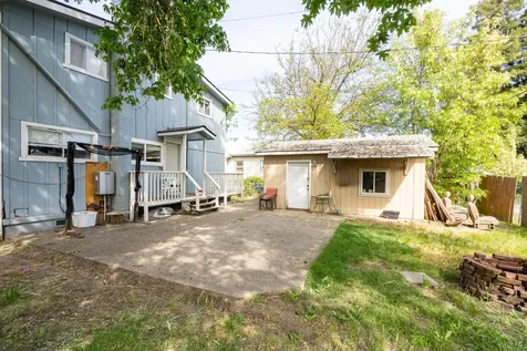 419 NW D Street Grants Pass OR 97526