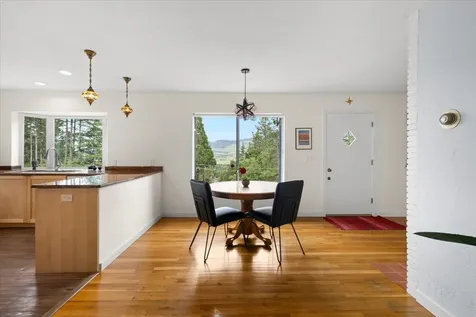 1840 Crestview Drive Ashland OR 97520
