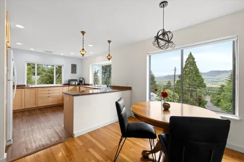 1840 Crestview Drive Ashland OR 97520