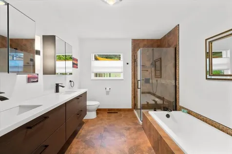 1840 Crestview Drive Ashland OR 97520