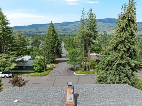 1840 Crestview Drive Ashland OR 97520