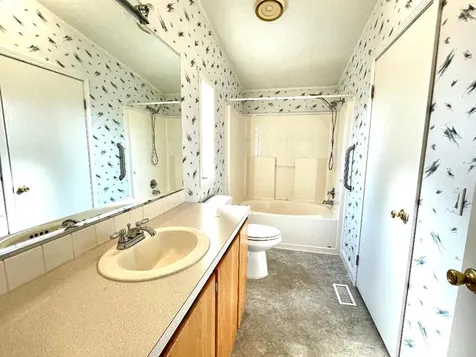 208 SE 9th Street Madras OR 97741