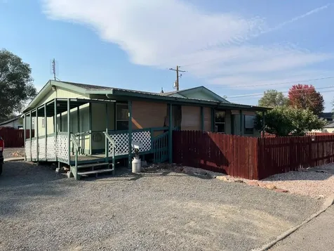 208 SE 9th Street Madras OR 97741