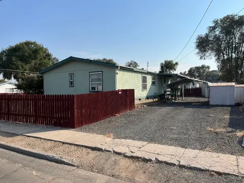 208 SE 9th Street Madras OR 97741