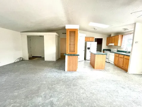 208 SE 9th Street Madras OR 97741
