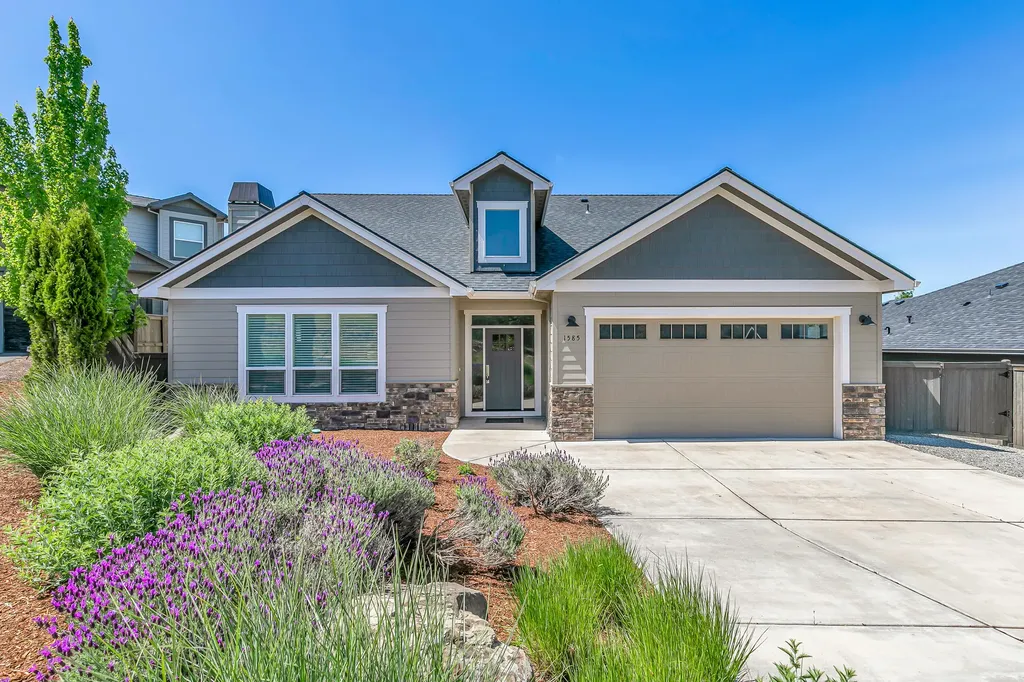 1585 Palermo Street Medford OR 97504