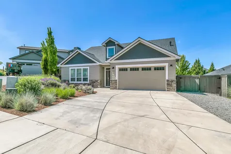 1585 Palermo Street Medford OR 97504