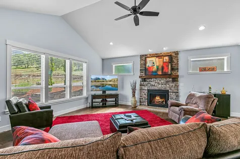 1585 Palermo Street Medford OR 97504
