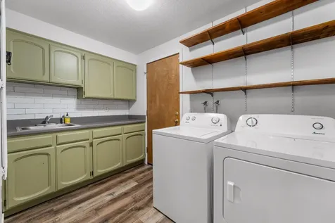 809 NE Oregon Avenue Grants Pass OR 97526