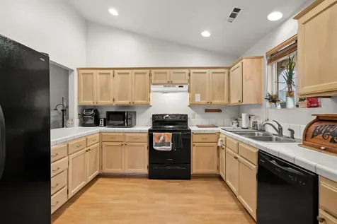 256 Tierra Circle Eagle Point OR 97524