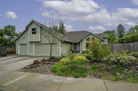 758 Capella Circle Ashland OR 97520