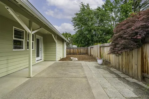 758 Capella Circle Ashland OR 97520