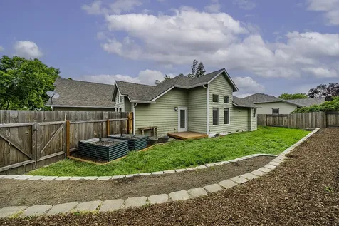 758 Capella Circle Ashland OR 97520