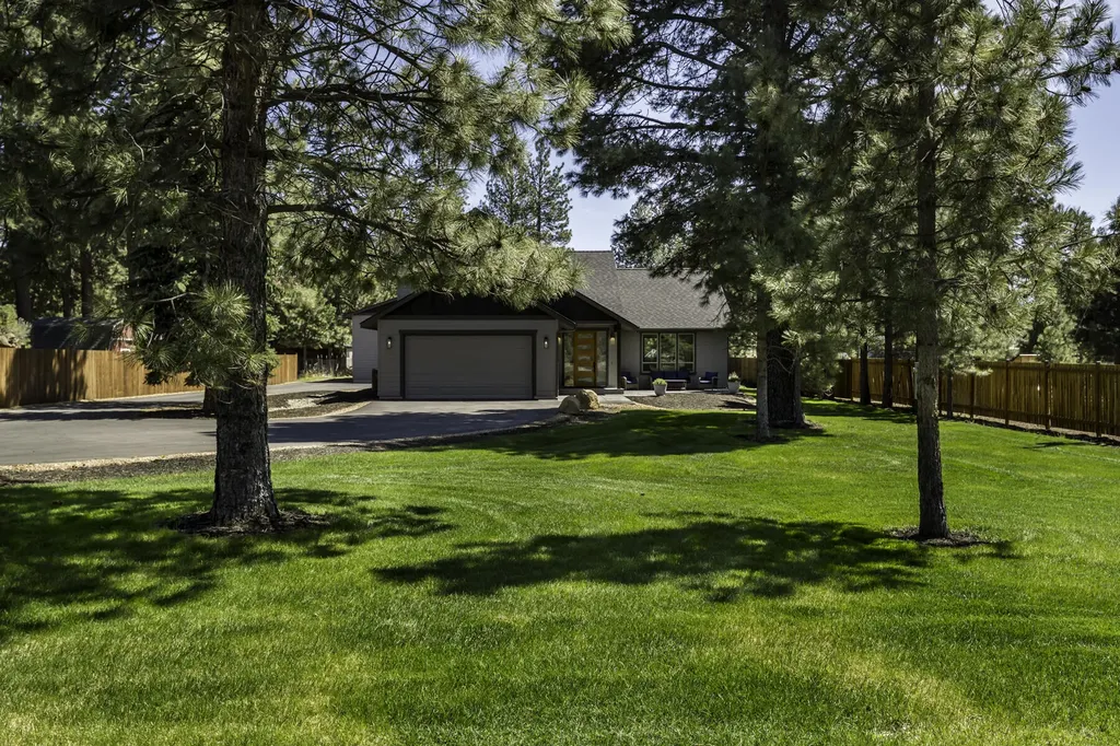 19533 River Woods Drive Bend OR 97702