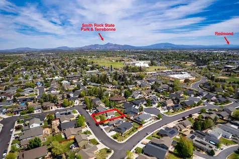 964 SW 25th Lane Redmond OR 97756
