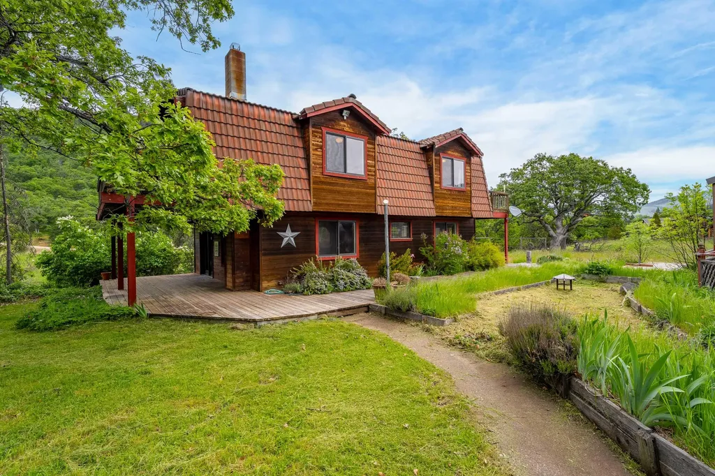 180 Beacon Hill Lane Ashland OR 97520