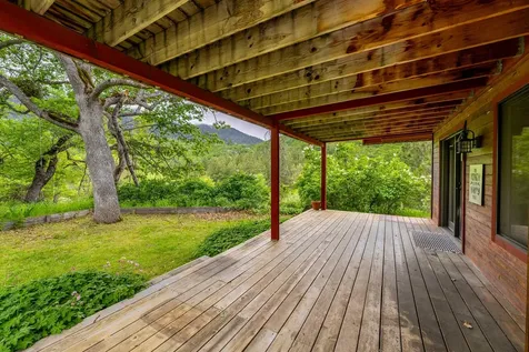 180 Beacon Hill Lane Ashland OR 97520